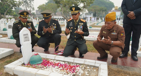 Ziarah Makam Pahlawan dan Anjangsana Warnai Rangkaian HUT ke-81 TNI di Jambi